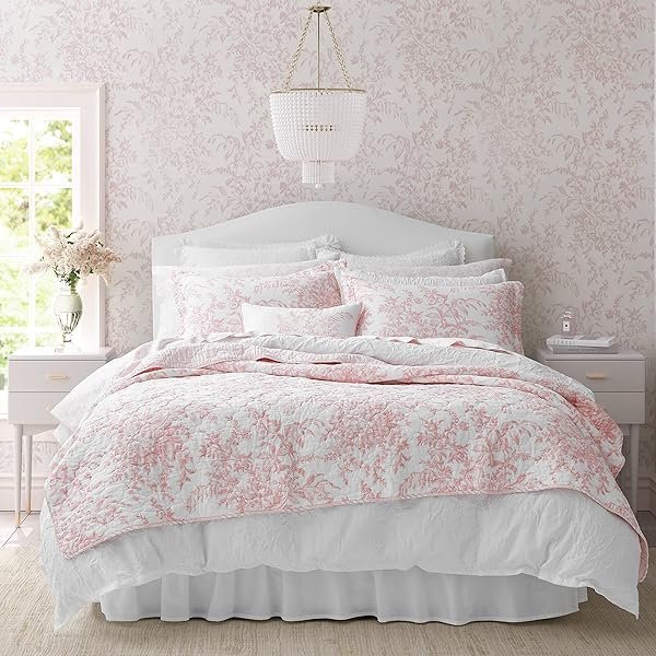 '- Twin Quilt Set, Soft & Reversible Cotton Floral Bedding with a Medium Weight Feel, 2 Piece Bed Set with Matching Pillowcase (Bedford Pink)